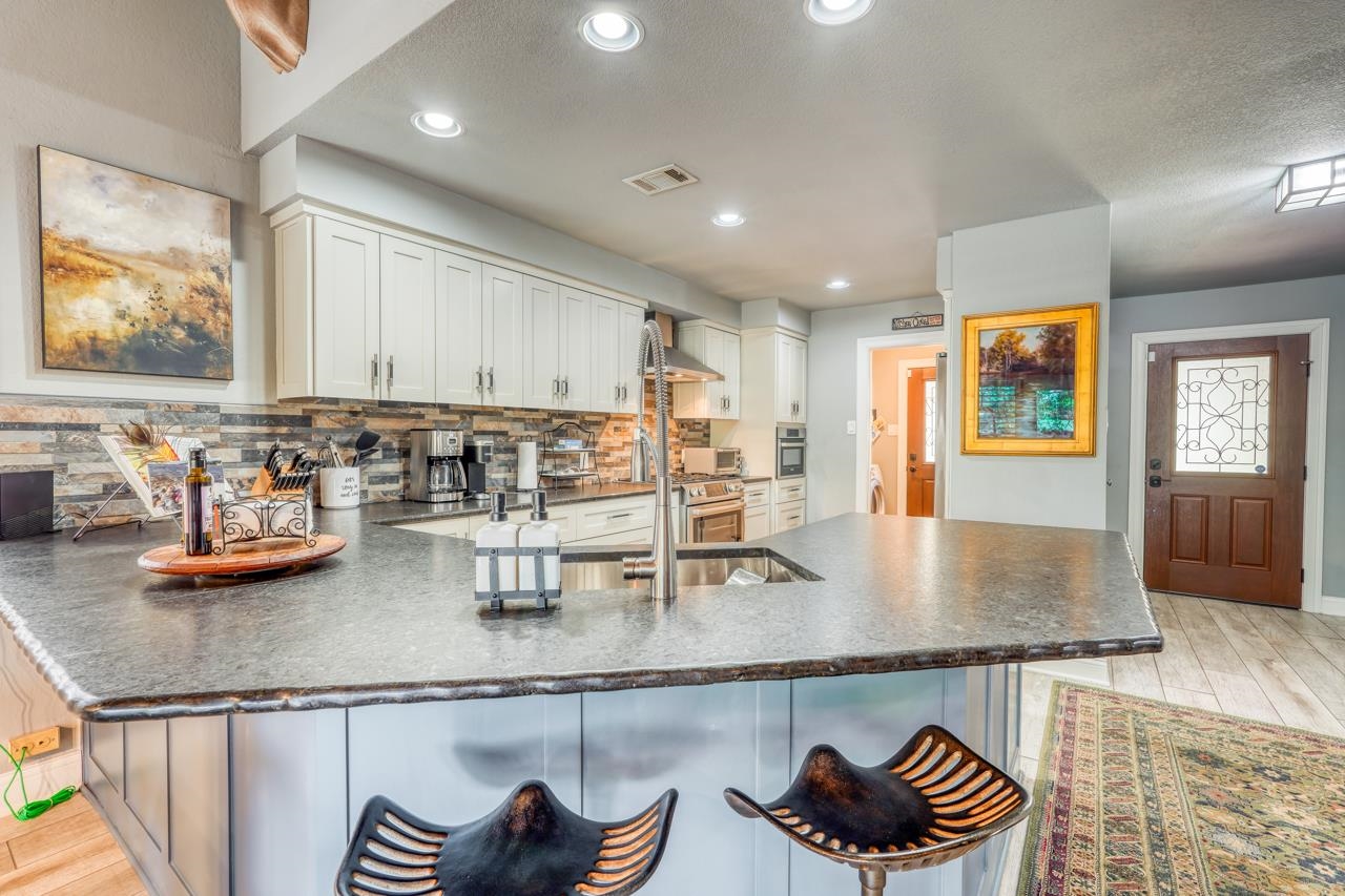 122 Bridgepoint Drive