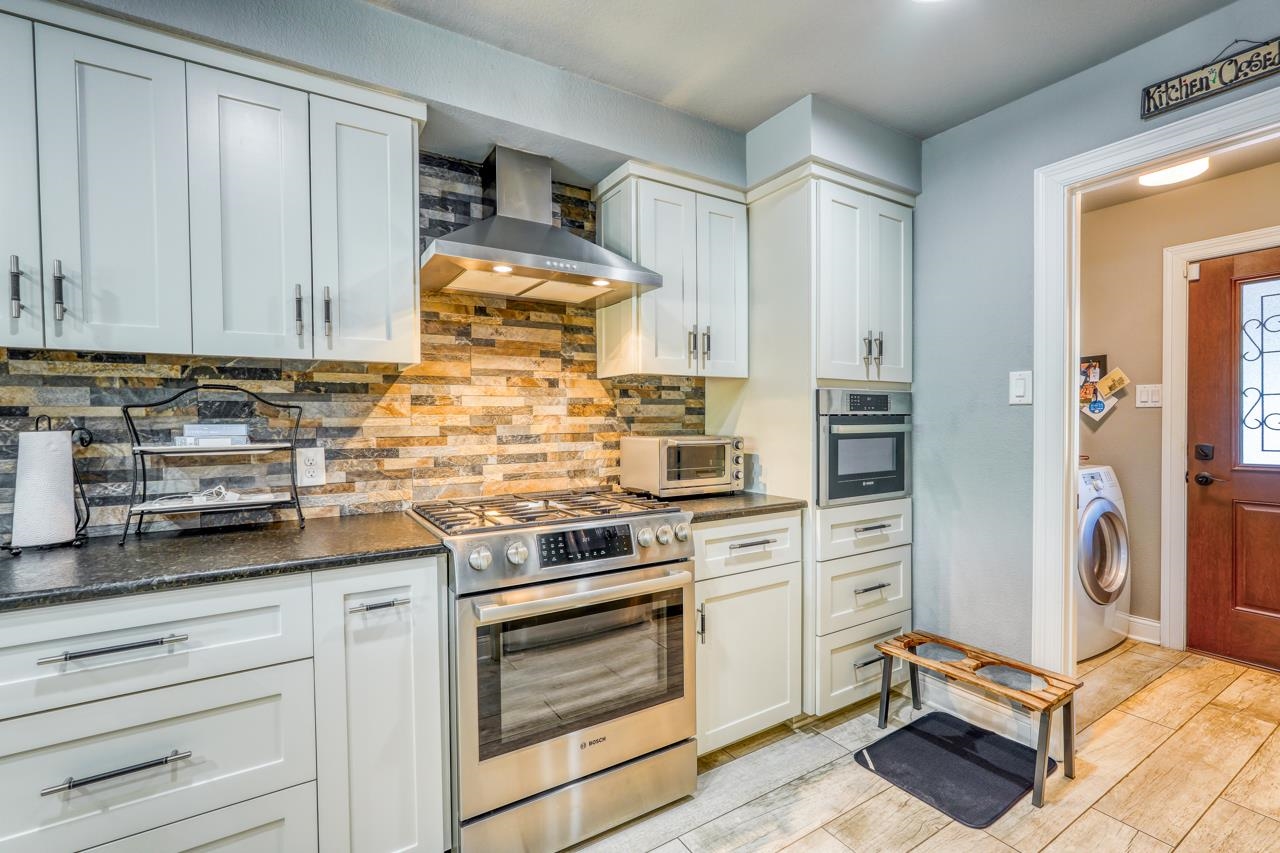 122 Bridgepoint Drive