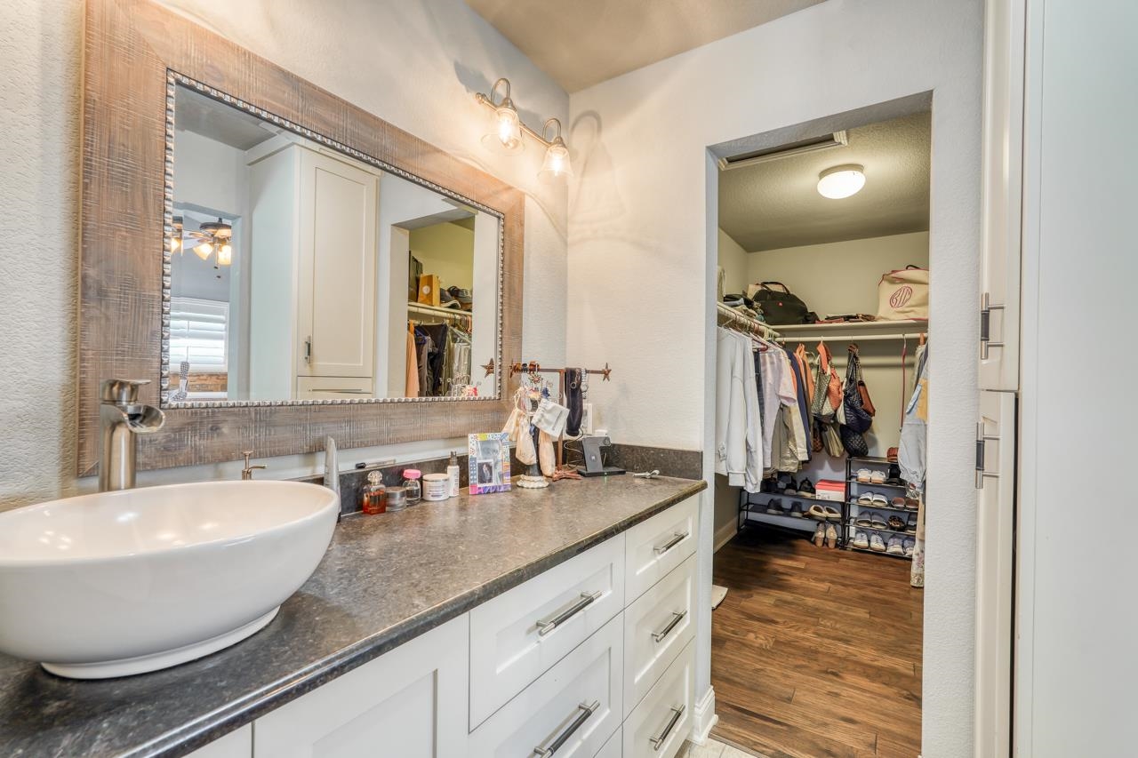 122 Bridgepoint Drive