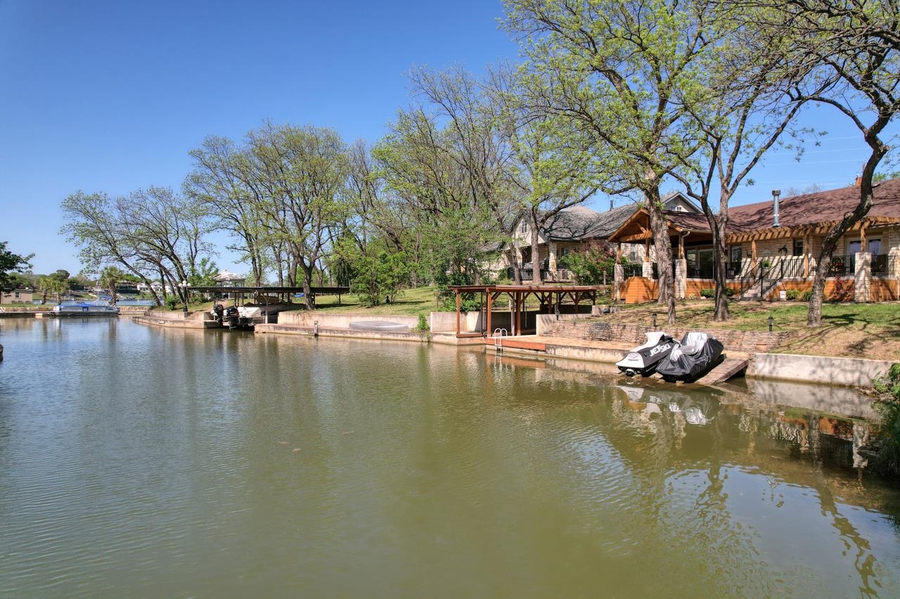 122 Bridgepoint Drive