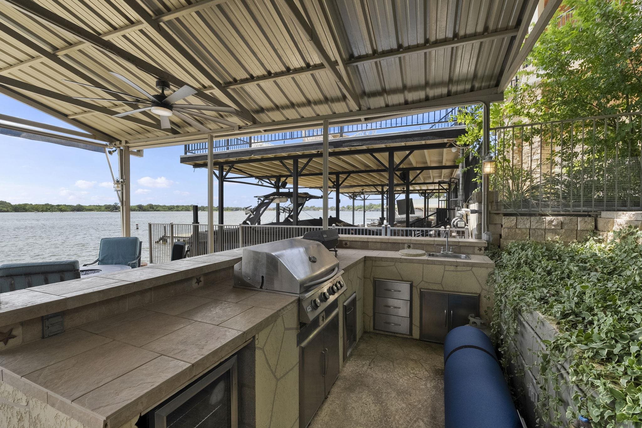 108 S Waterway Dr
