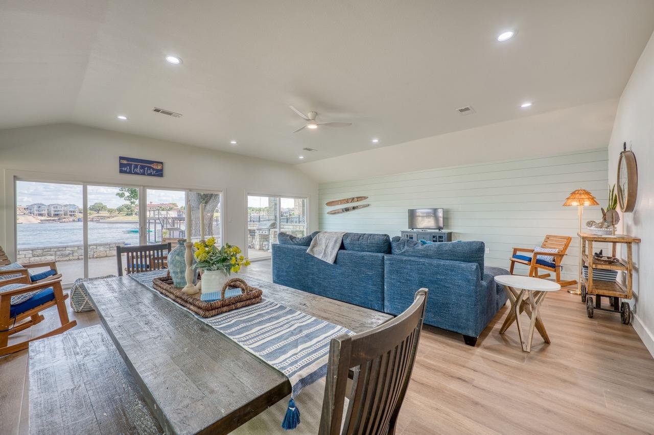 569 ELLEN WILLIAMS LOOP
