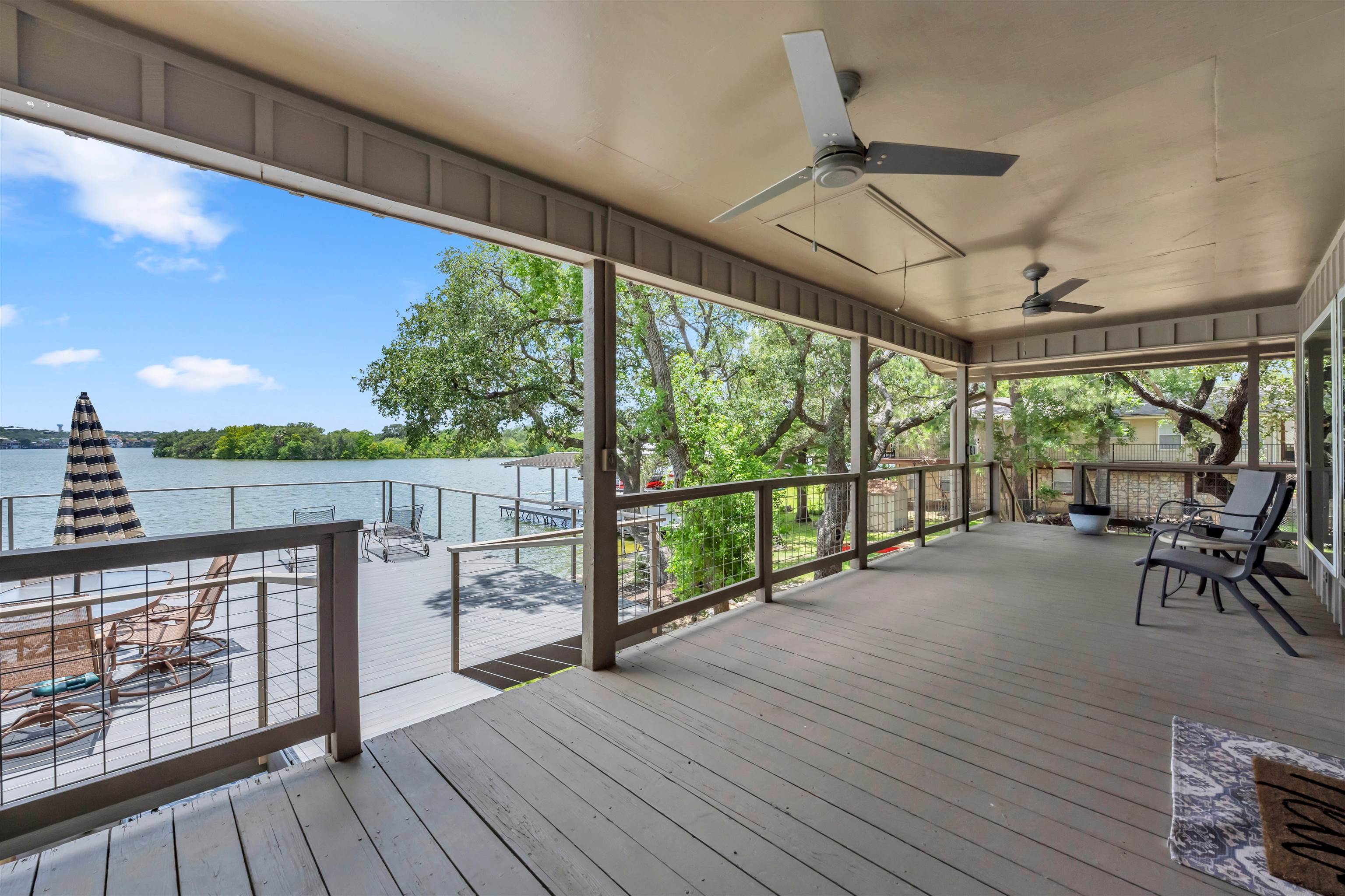2814 Lakeview Drive