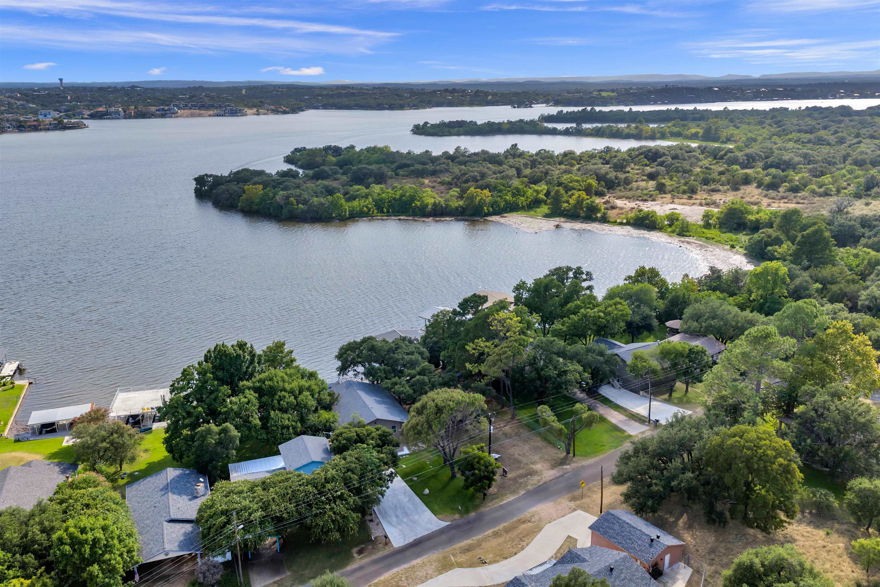 2814 Lakeview Drive