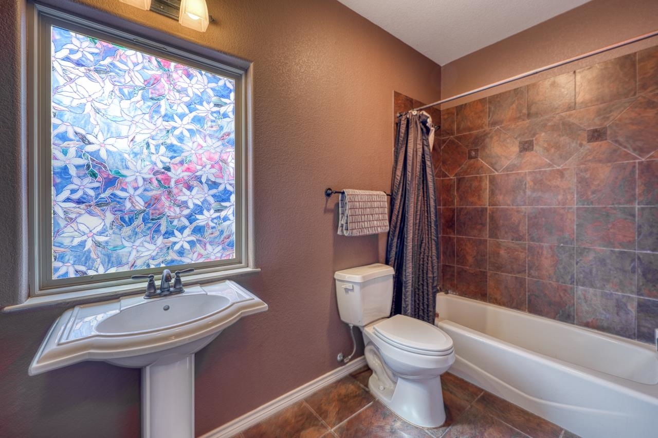 1130 LONG MOUNTAIN DRIVE