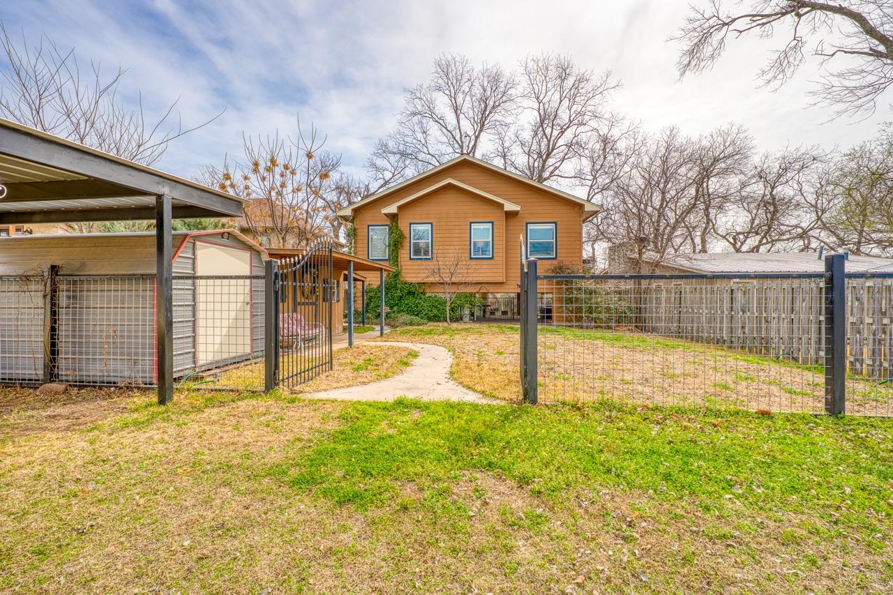 1130 LONG MOUNTAIN DRIVE