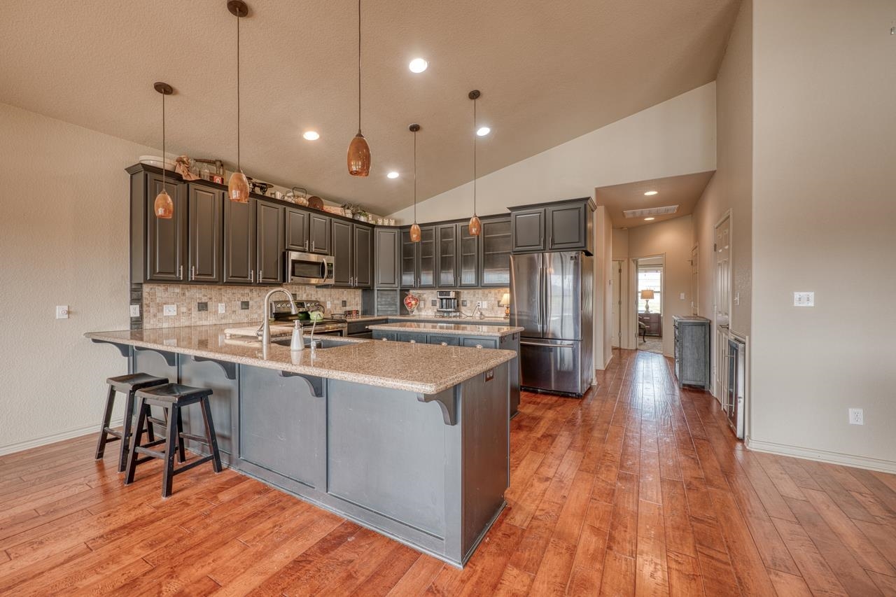 1130 LONG MOUNTAIN DRIVE
