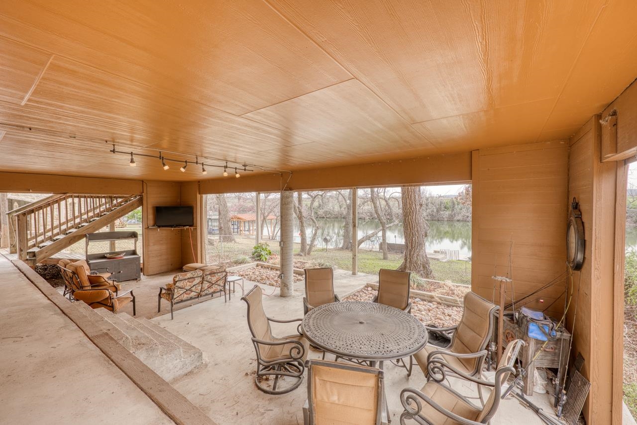 1130 LONG MOUNTAIN DRIVE