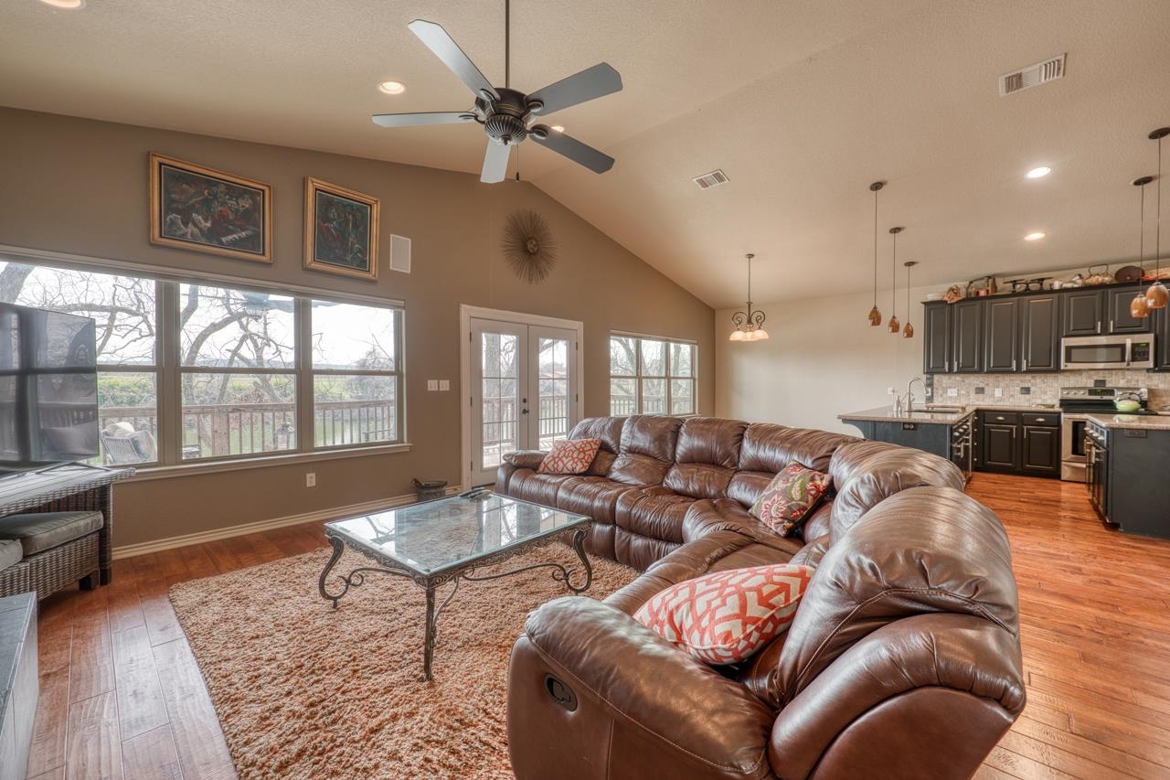 1130 LONG MOUNTAIN DRIVE