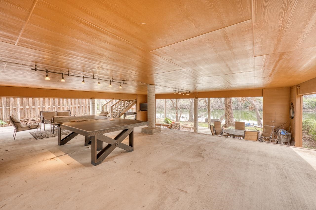 1130 LONG MOUNTAIN DRIVE