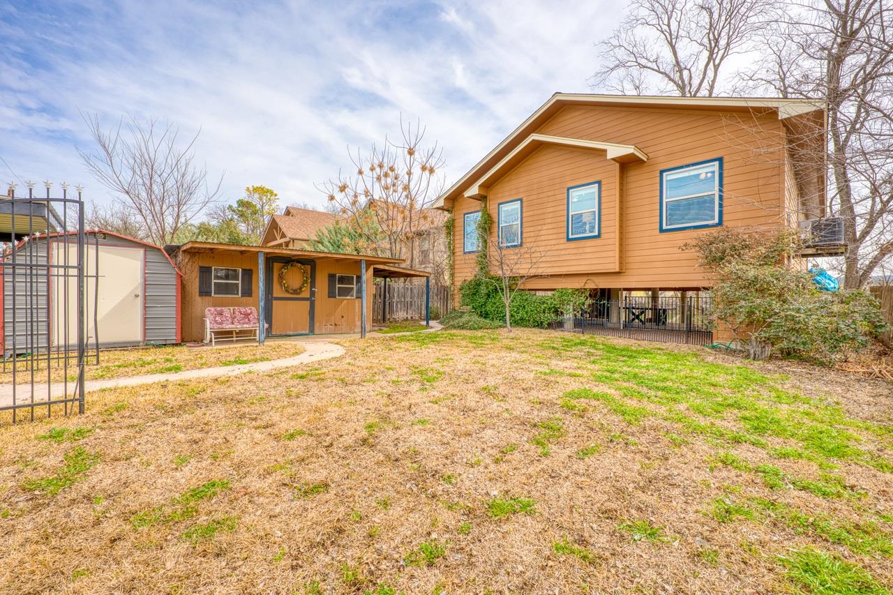 1130 LONG MOUNTAIN DRIVE