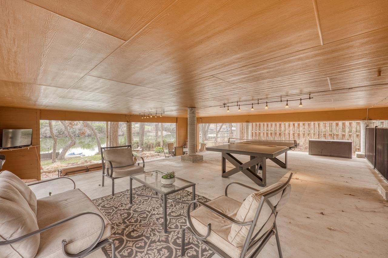 1130 LONG MOUNTAIN DRIVE