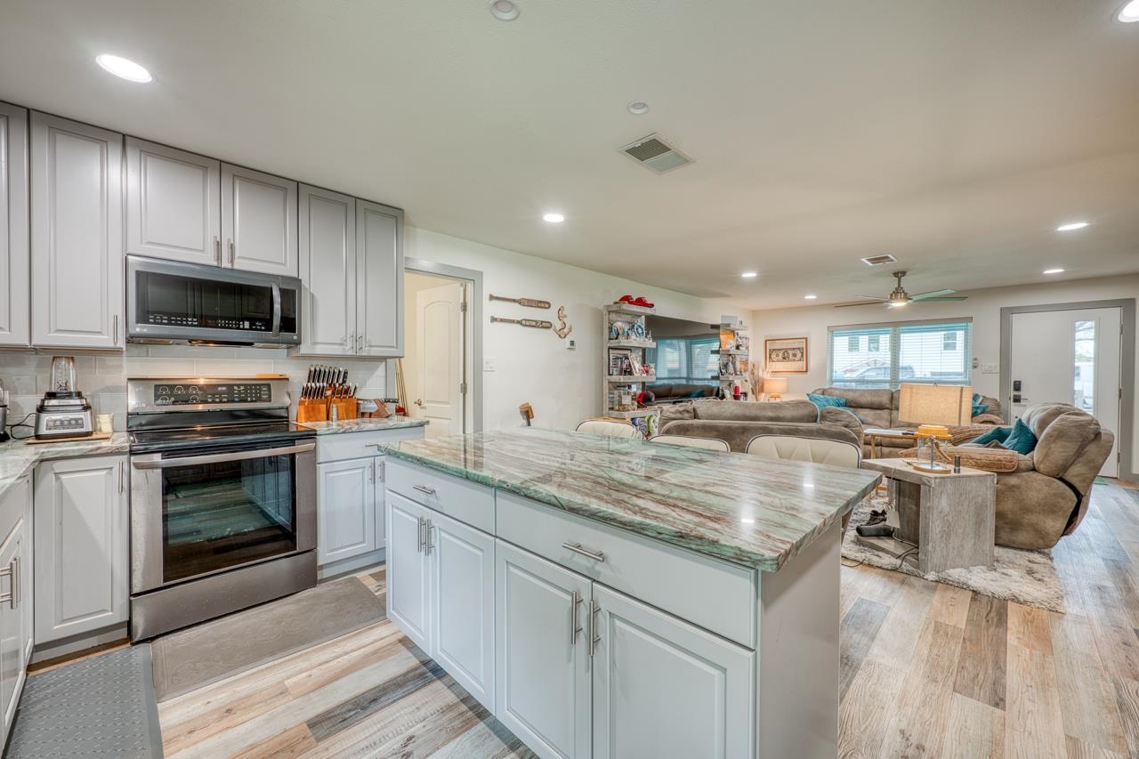 607 Thurman Circle