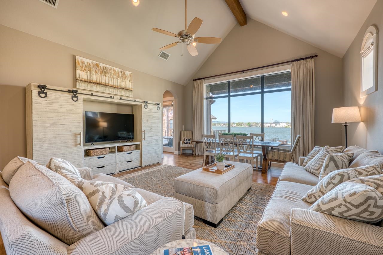 211 Chandler Way
