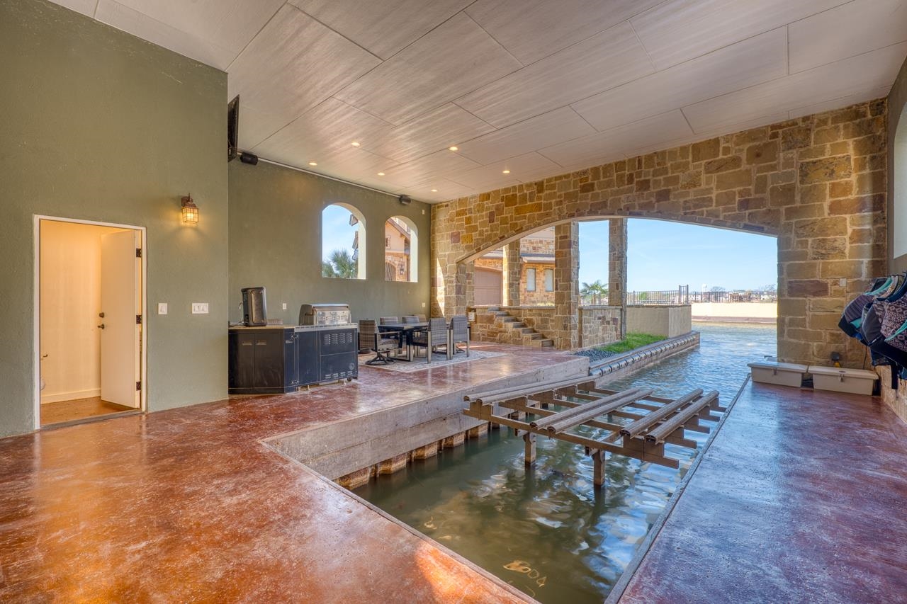 211 Chandler Way