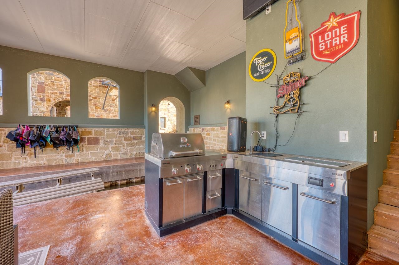 211 Chandler Way