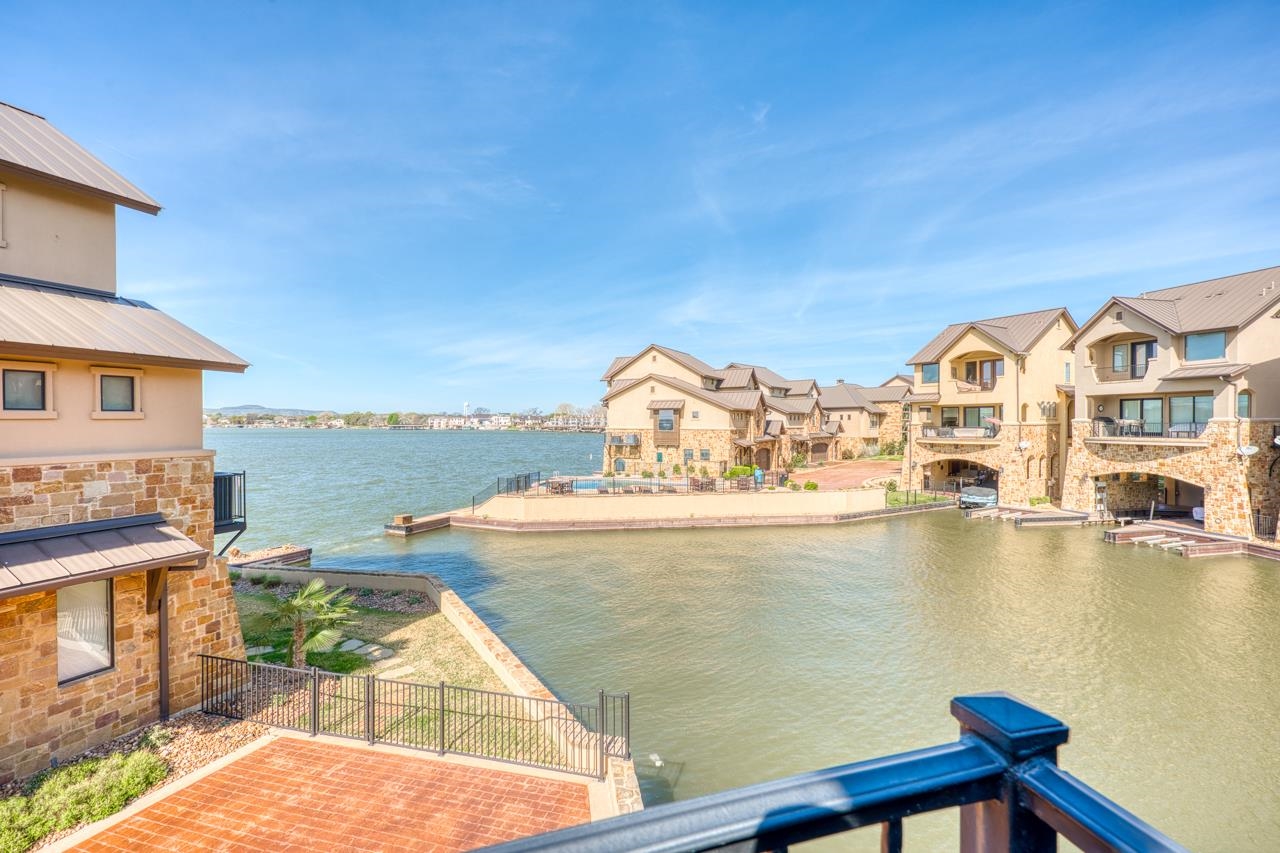 211 Chandler Way