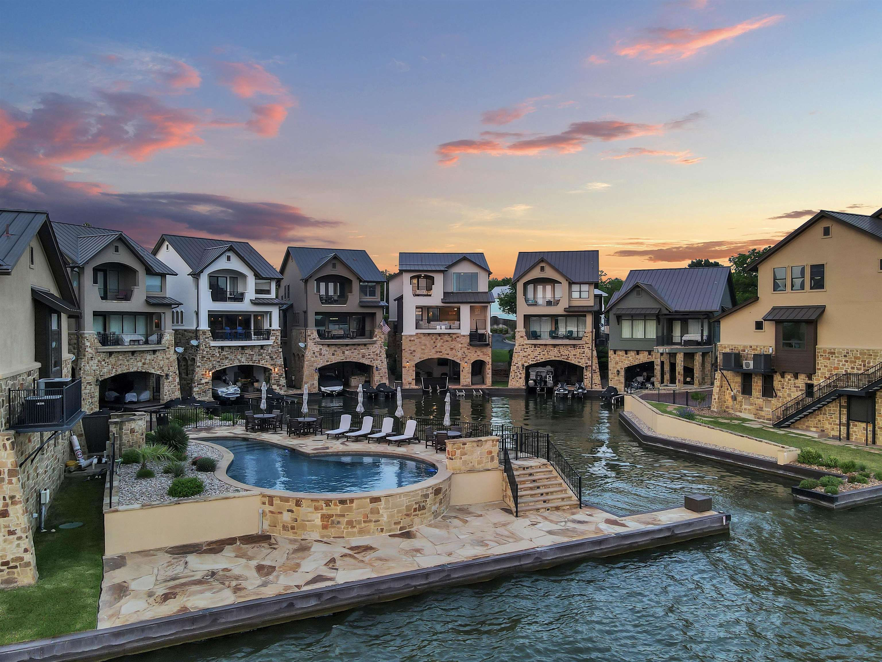 211 Chandler Way