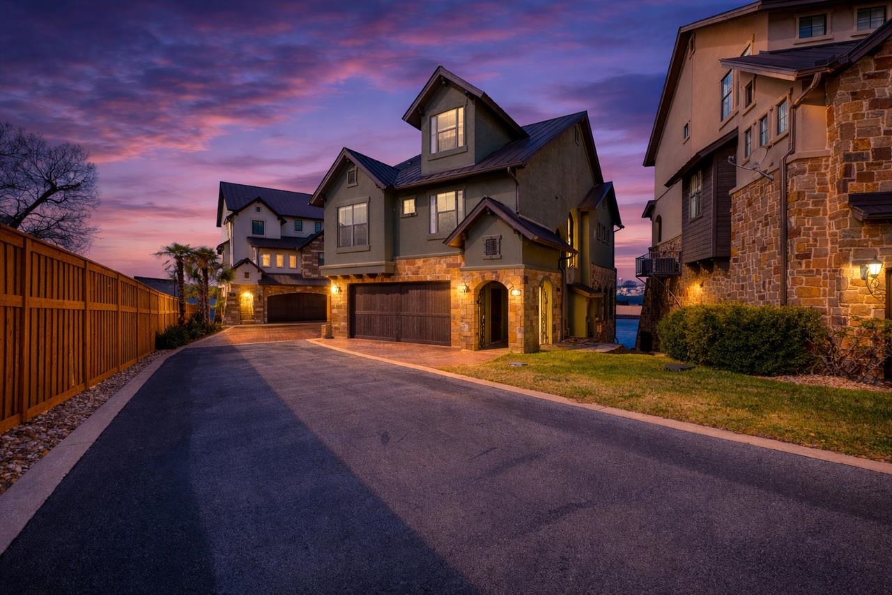 211 Chandler Way