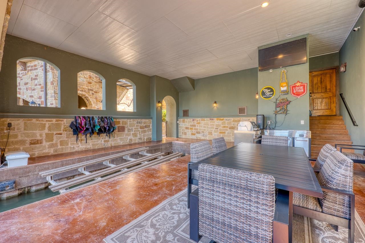 211 Chandler Way