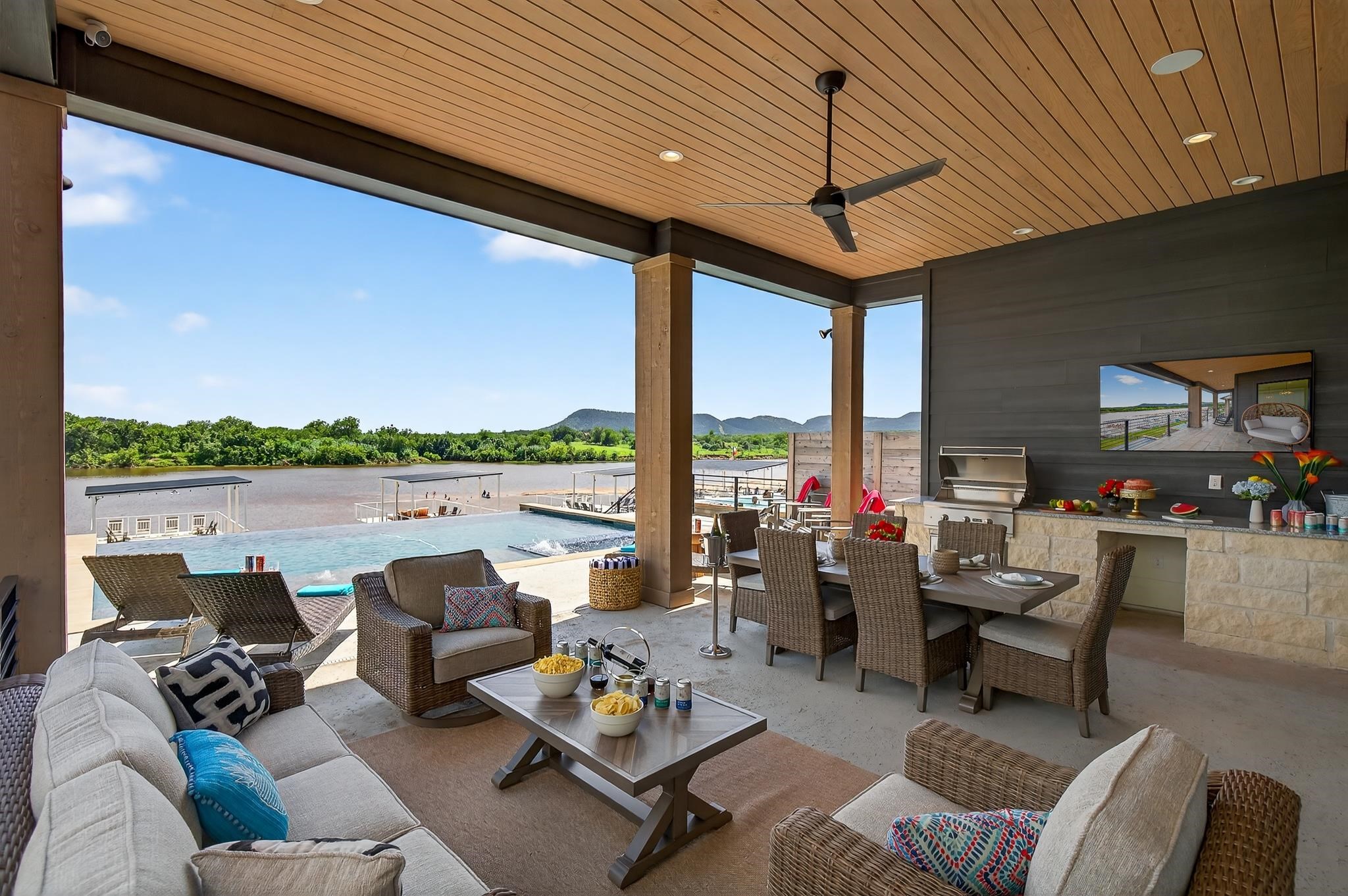 3180 River Oaks Drive