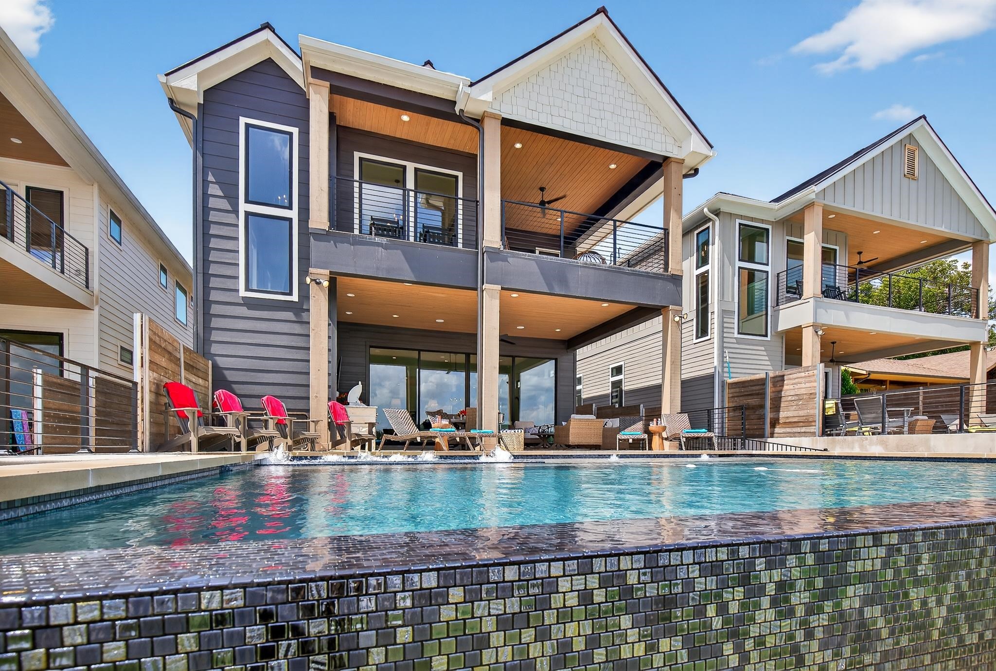 3180 River Oaks Drive