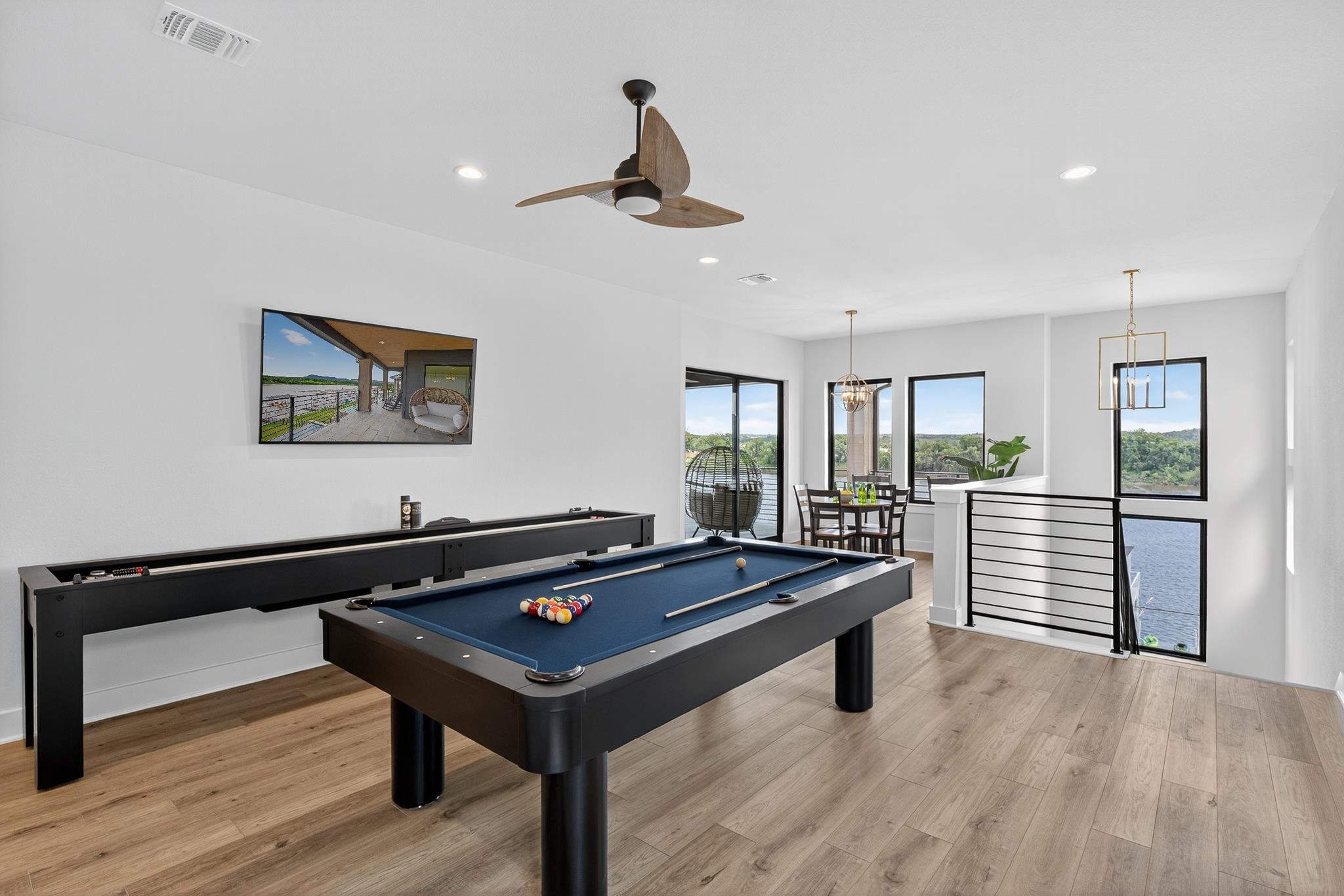 3180 River Oaks Drive