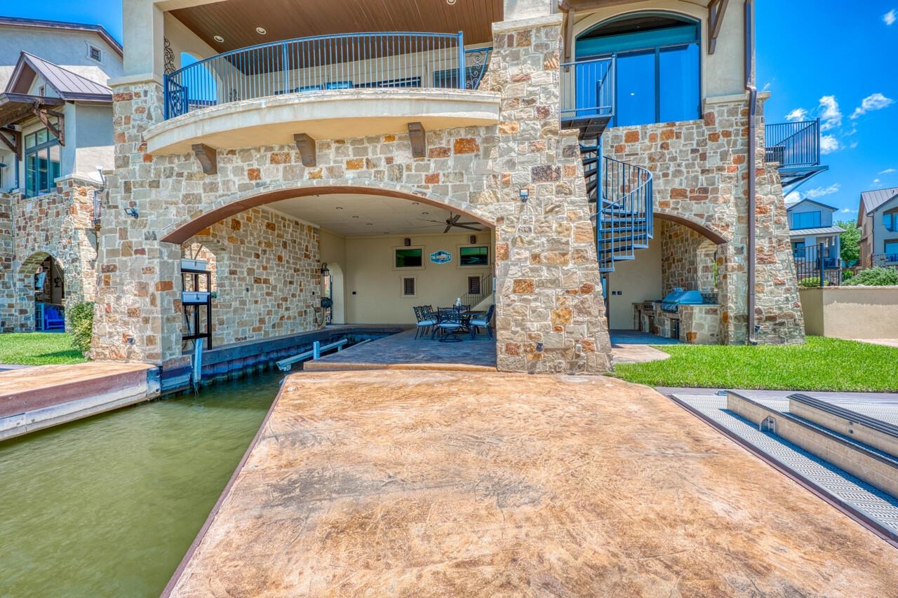 100 Chandler Way