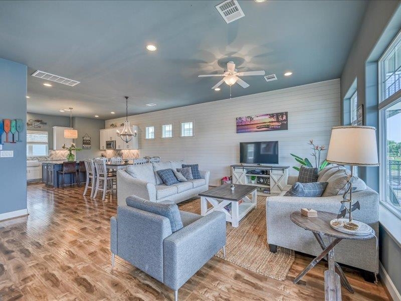 408 ISLAND CIRCLE