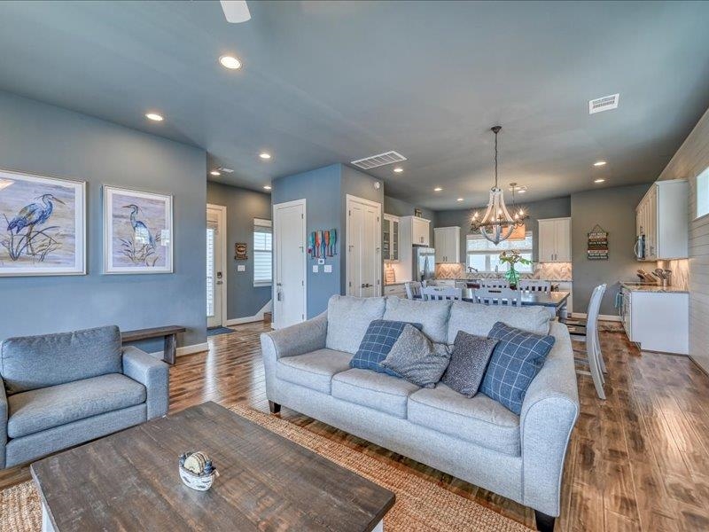 408 ISLAND CIRCLE
