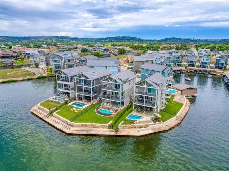 408 ISLAND CIRCLE
