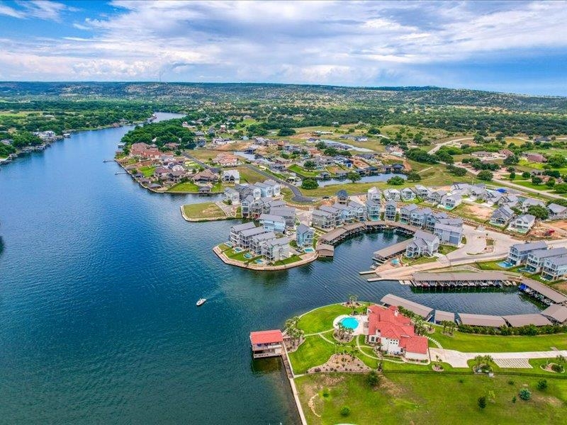 408 ISLAND CIRCLE