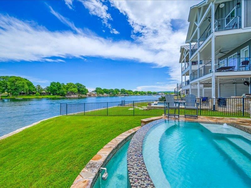 408 ISLAND CIRCLE