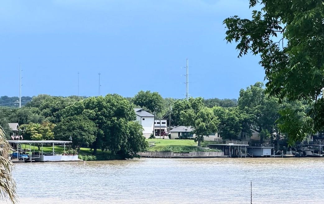 220 Bridgepoint