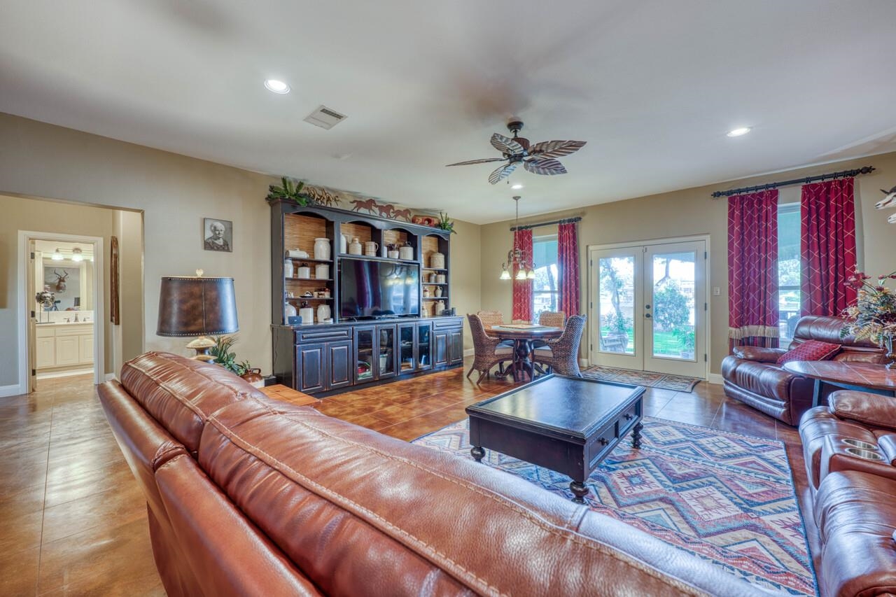 220 River Ranch Road