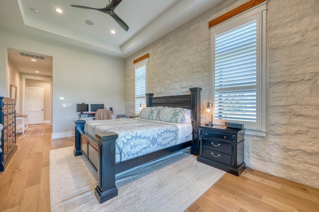 432 Sandia Loop