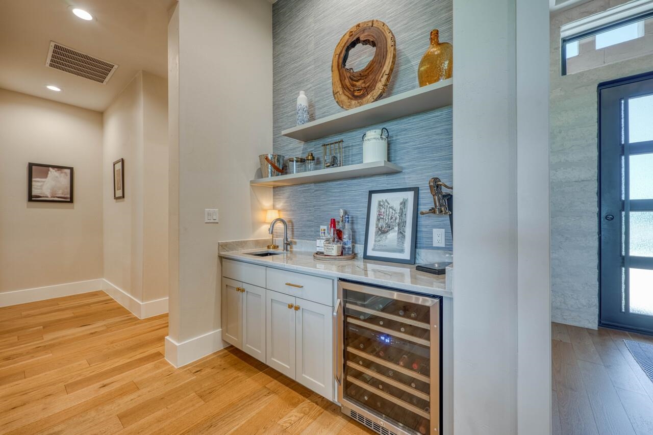 432 Sandia Loop