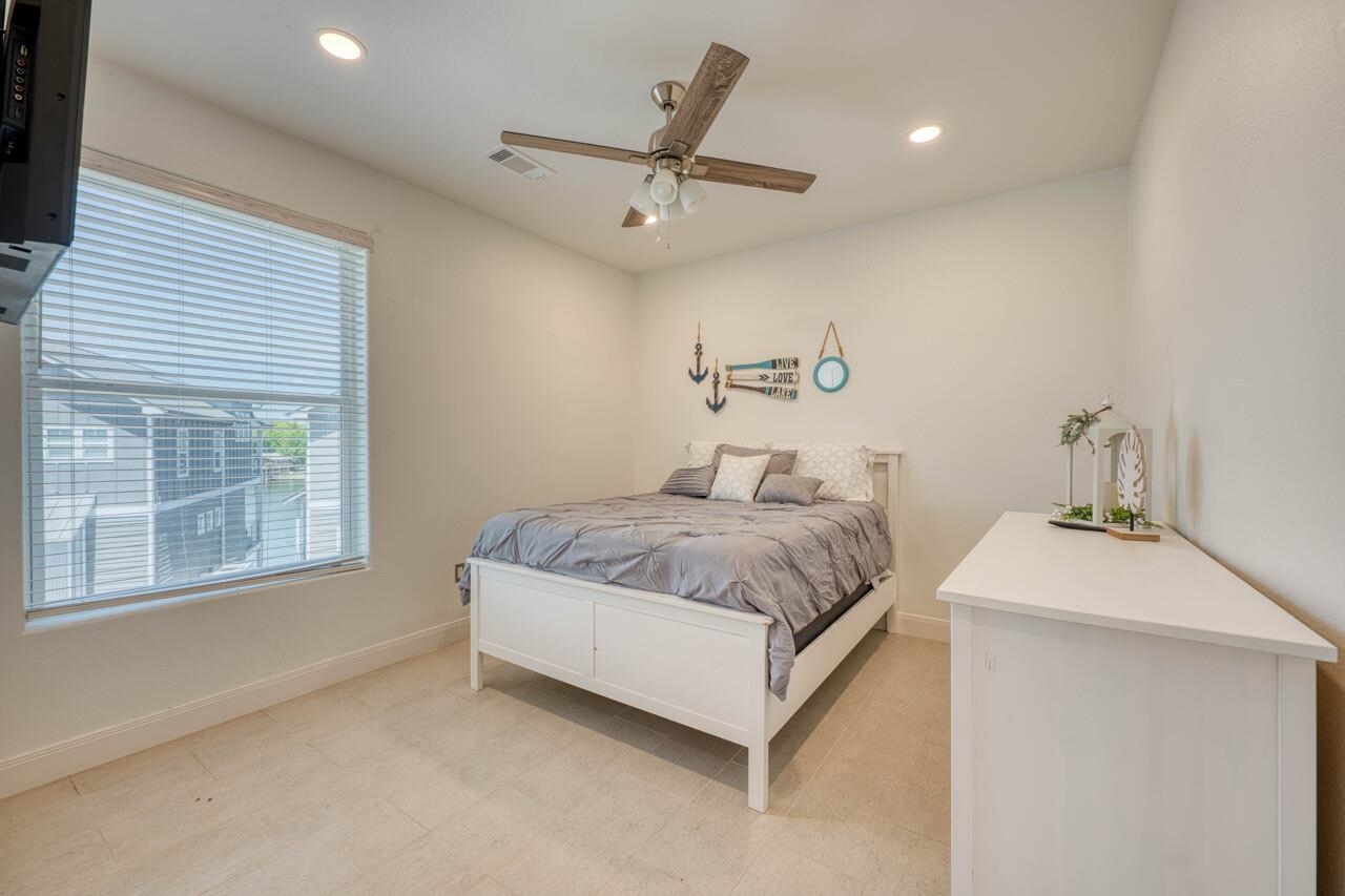 308 Island Circle