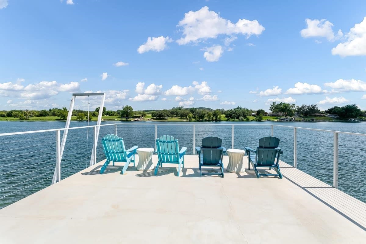 2526 River Oaks Drive