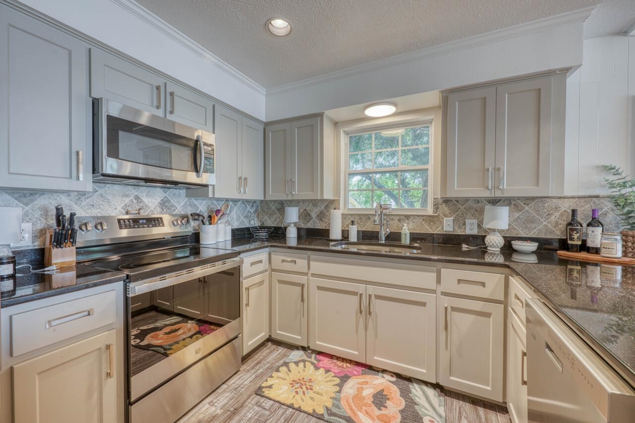 2814 Lake view Lake view Drive