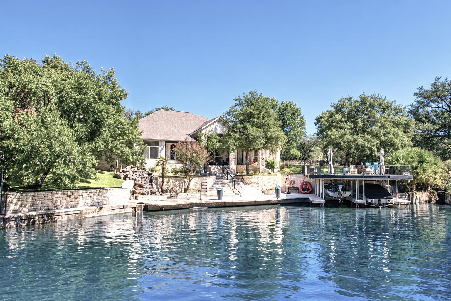 316 BRIDGEPOINT DRIVE