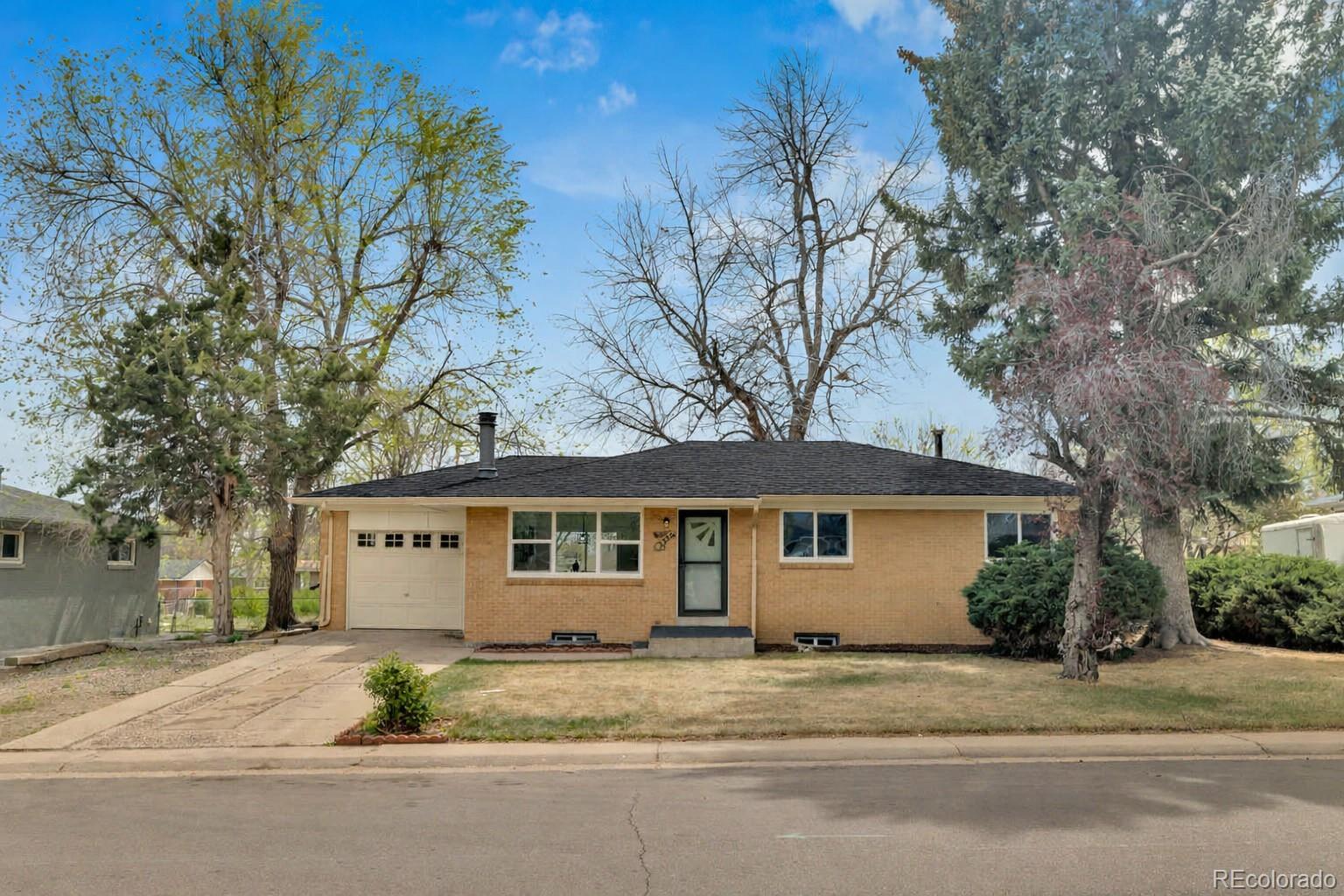 3320 W Saratoga Avenue