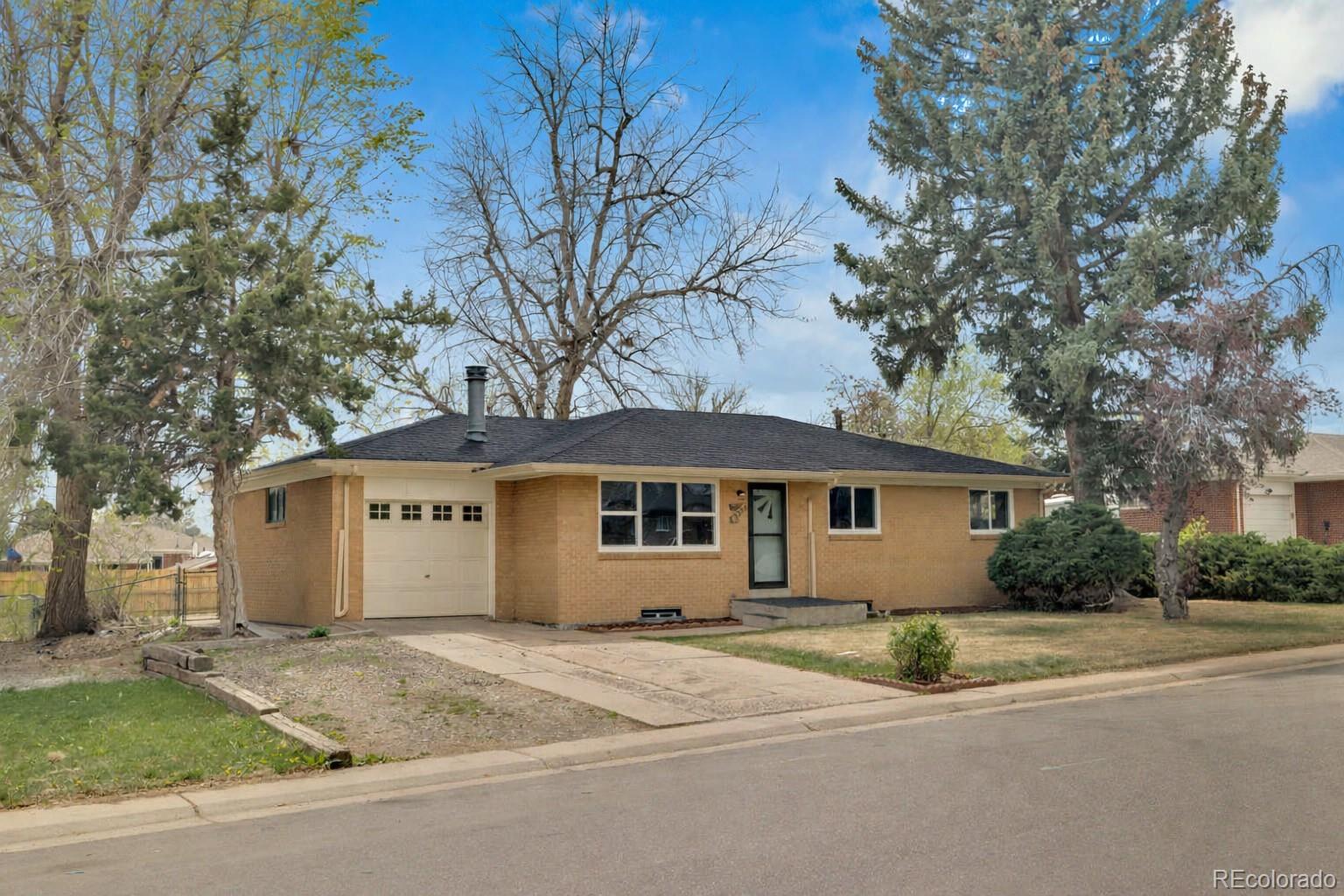 3320 W Saratoga Avenue