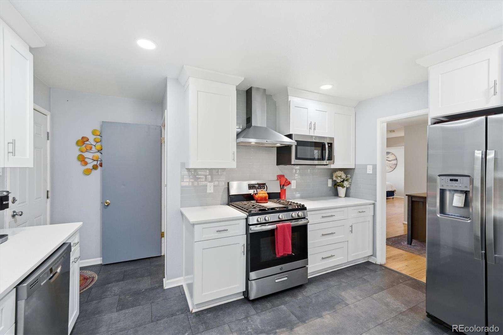 2955 S Zurich Court