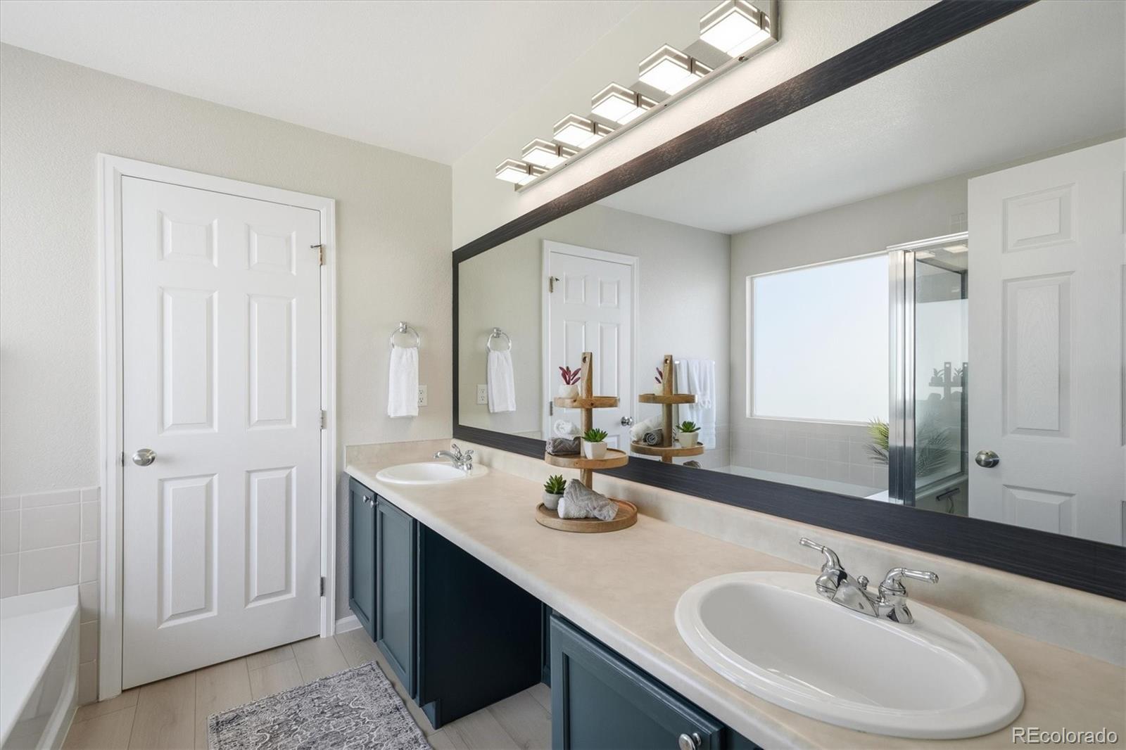 25983 E Geddes Circle