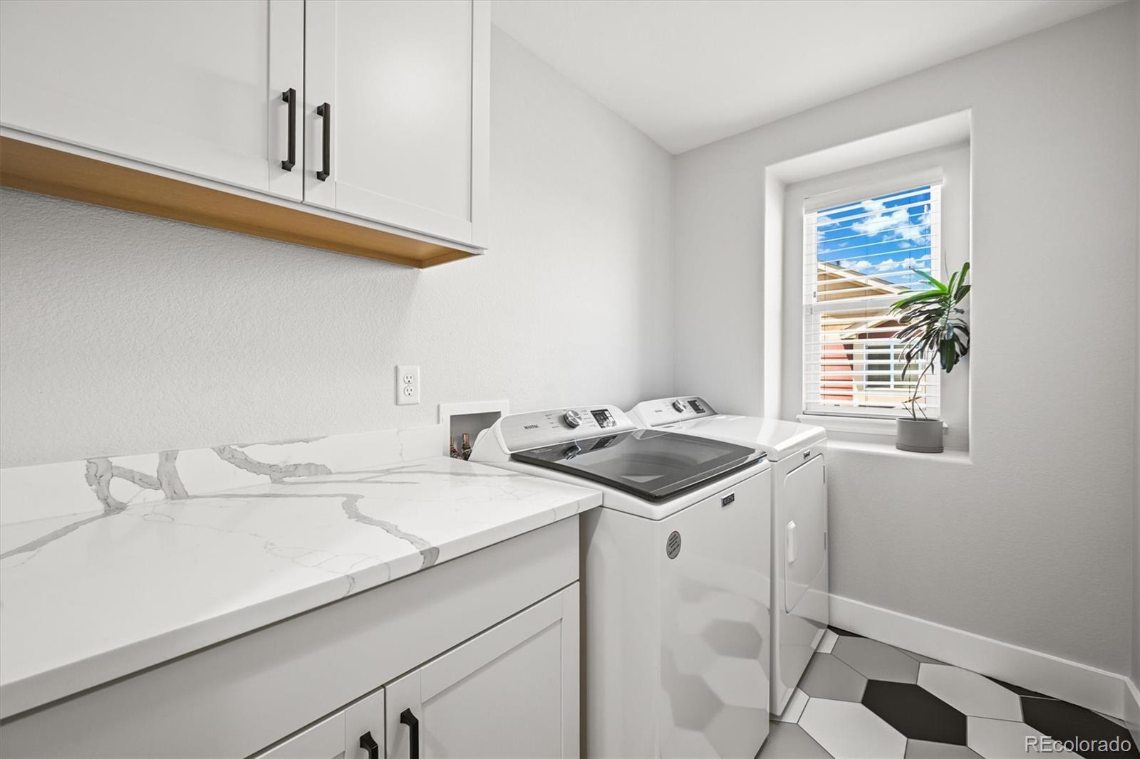 10227 Norfolk Street