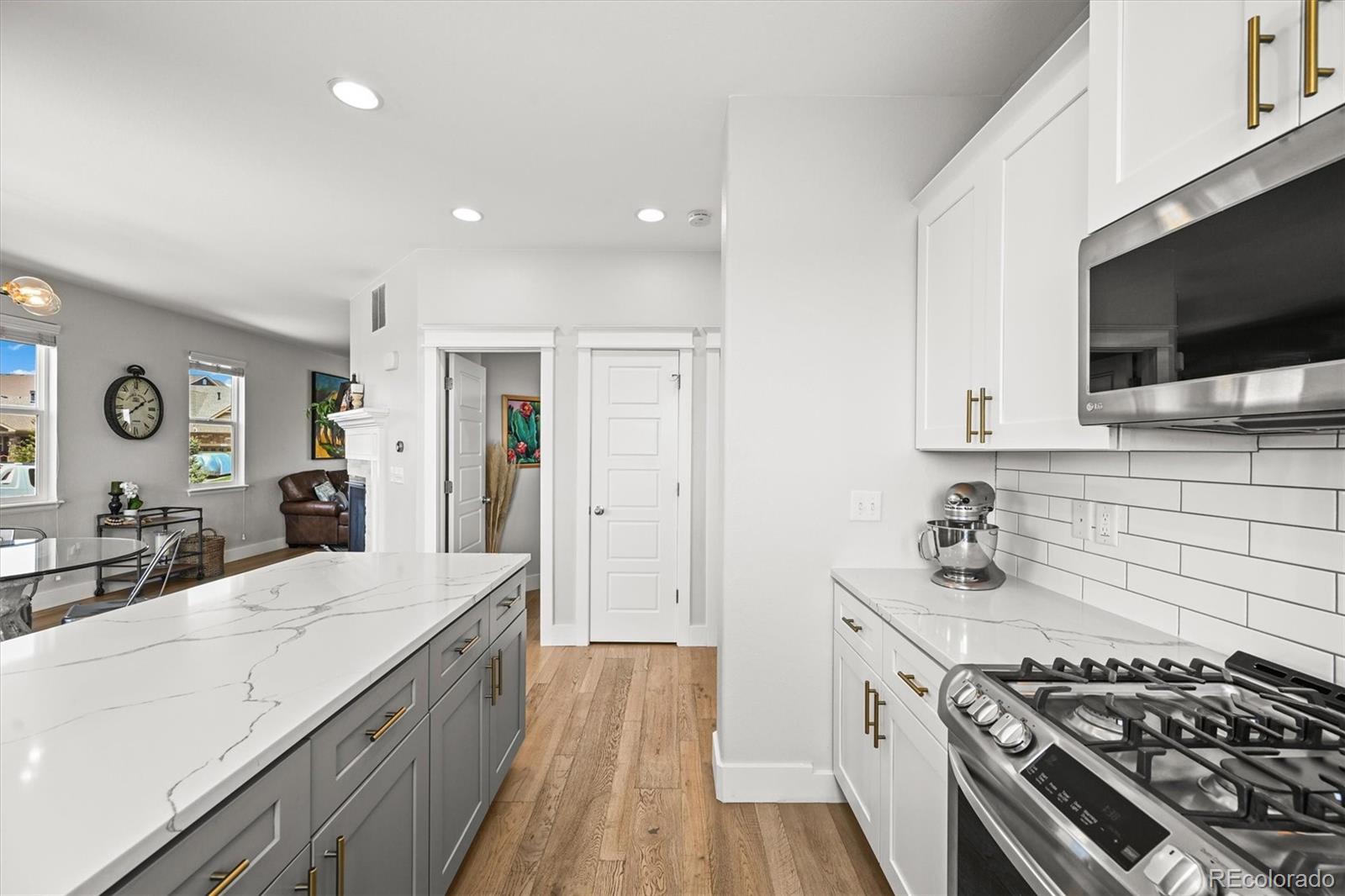 10227 Norfolk Street