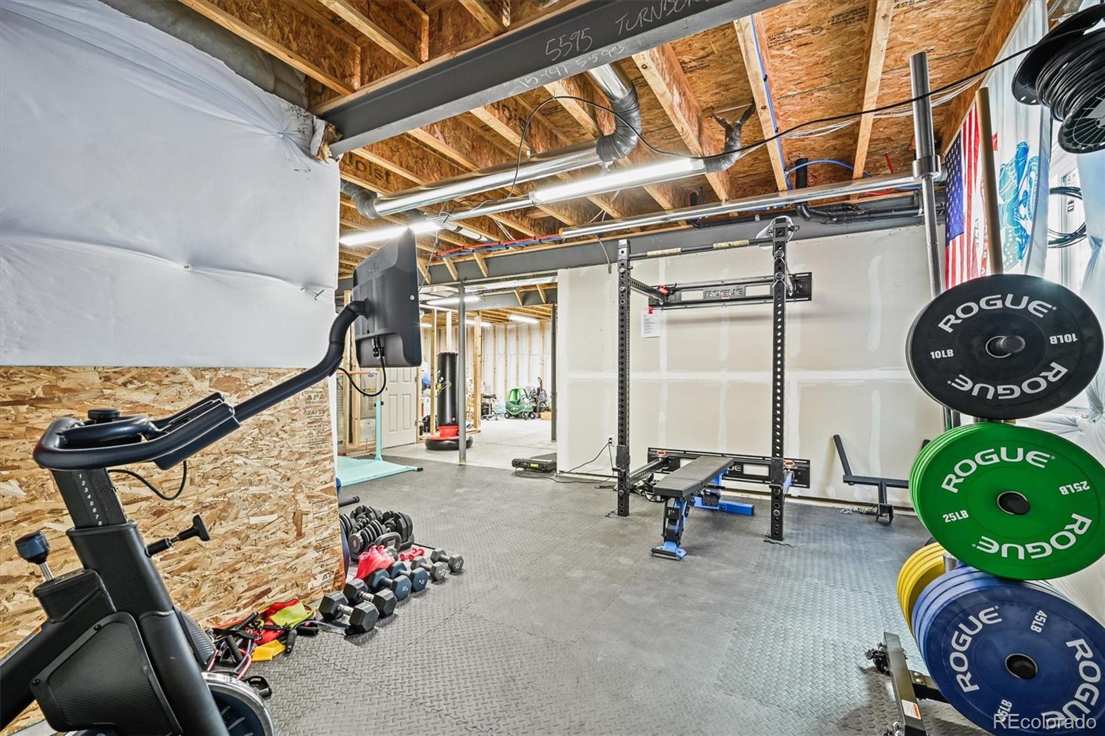 5595 Turnbury Circle