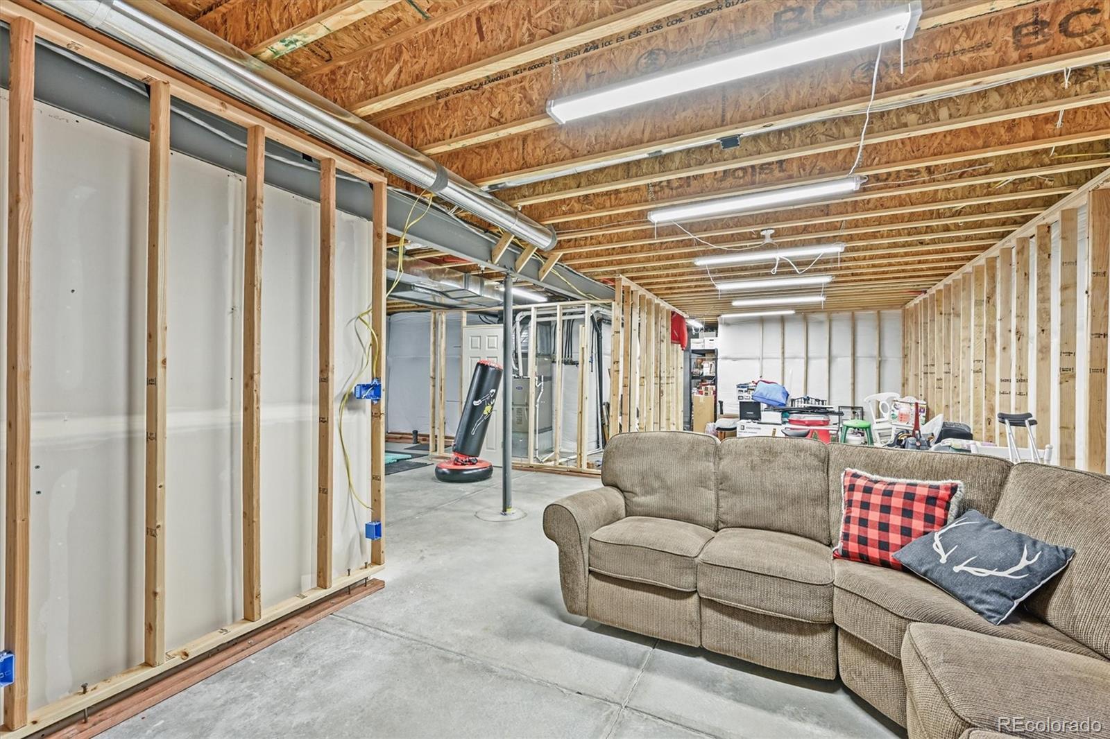 5595 Turnbury Circle