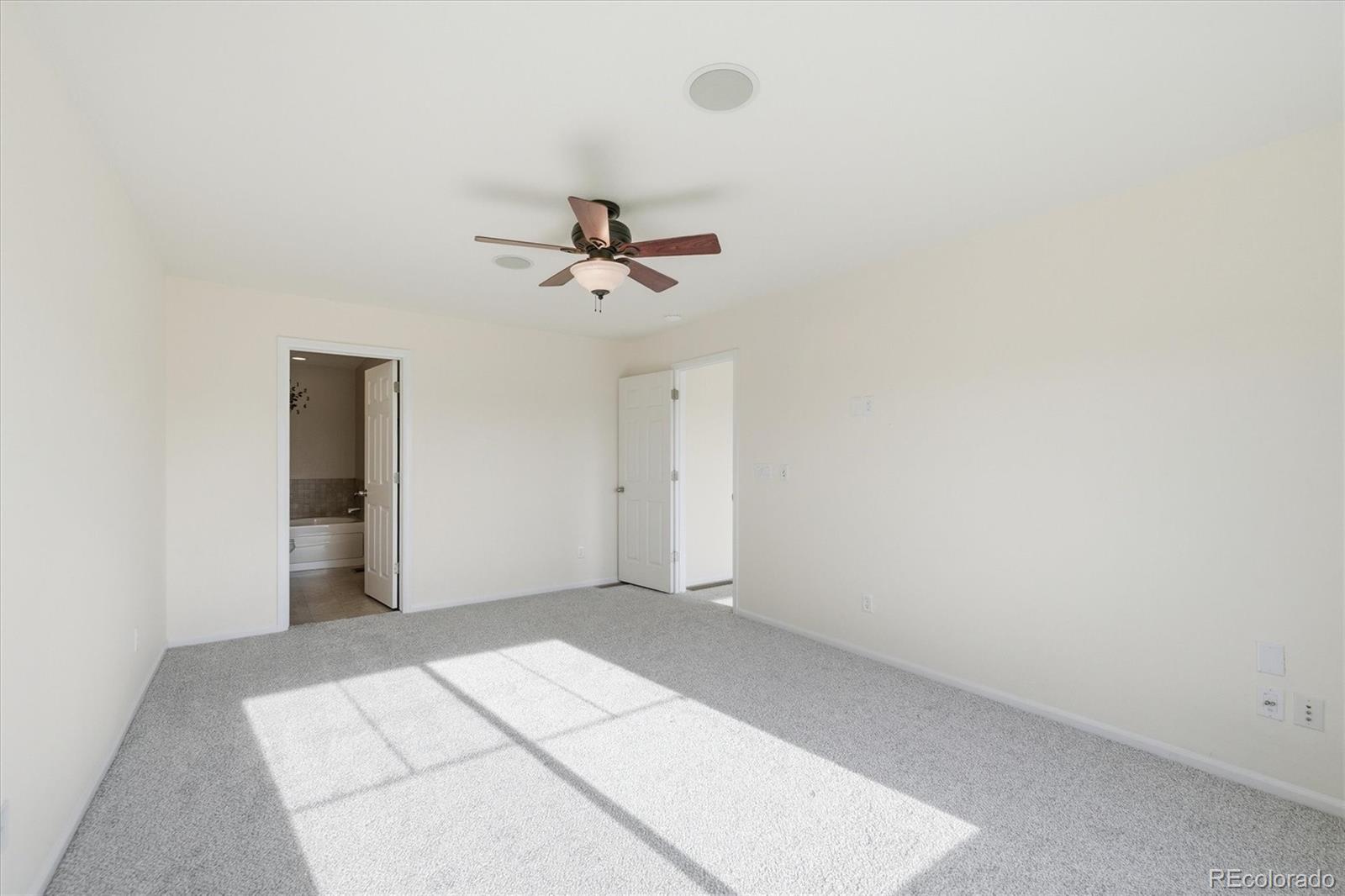 3925 Kenwood Circle